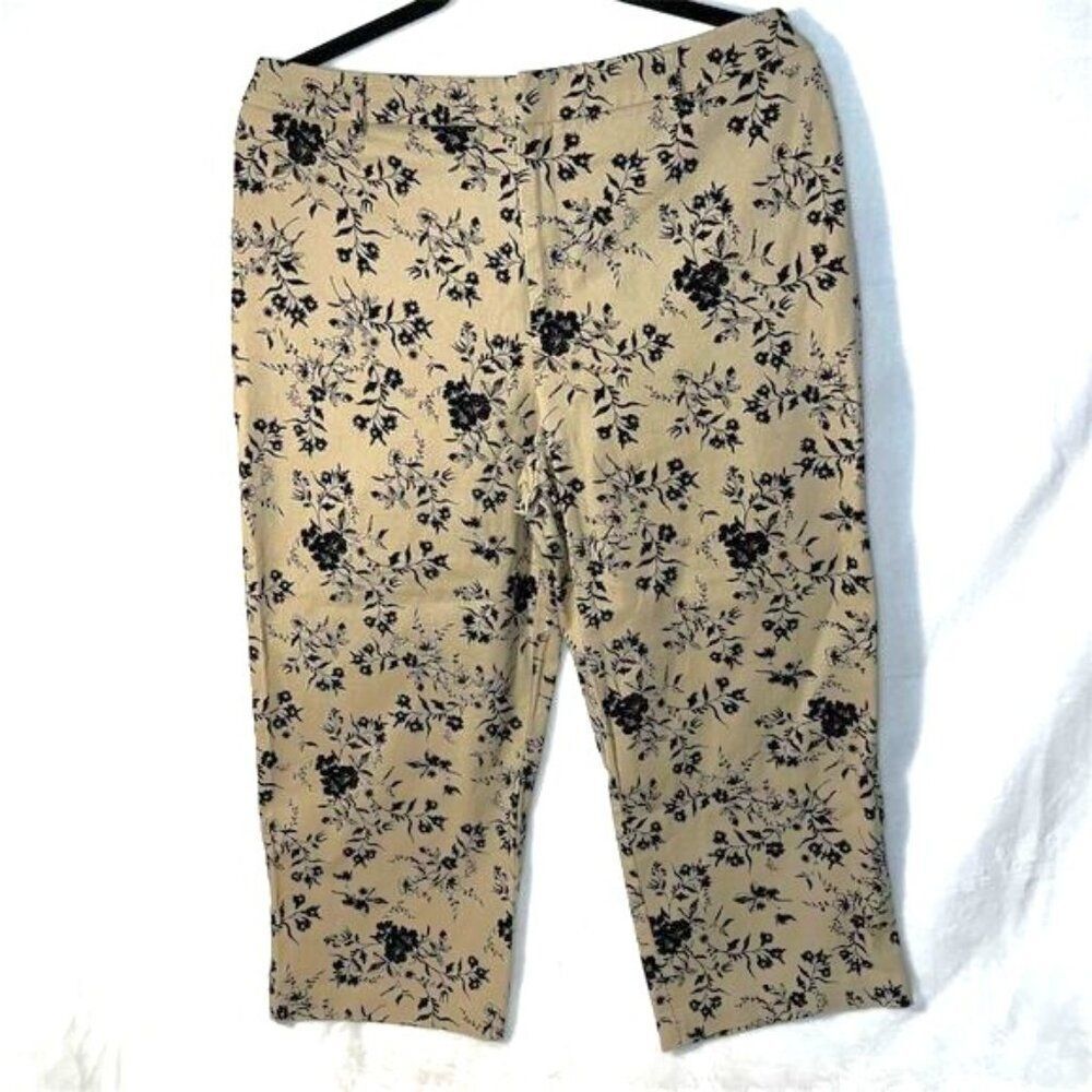 Croft & Barrow Women's Floral Capri Pants Size 12 Beige Casual Flat Front